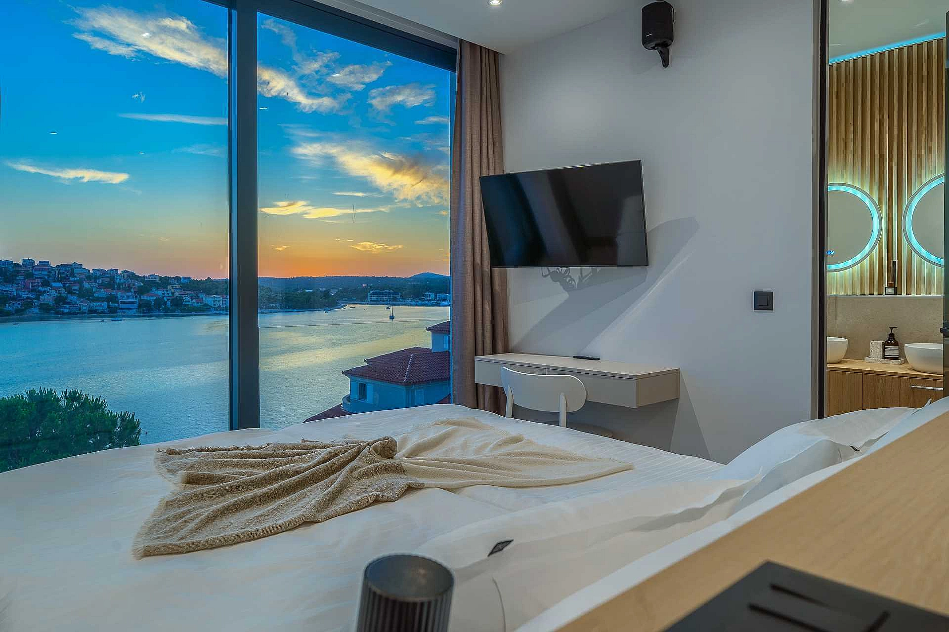 VILLA ALLINA, LUXURIOUS 5- BEDROOM VILLA WITH PANORAMIC VIEWS WITH HEATED POOL - 4250674 Villa Allina, Luxurious 5- Bedroom Villa with Panoramic Views with Heated Pool