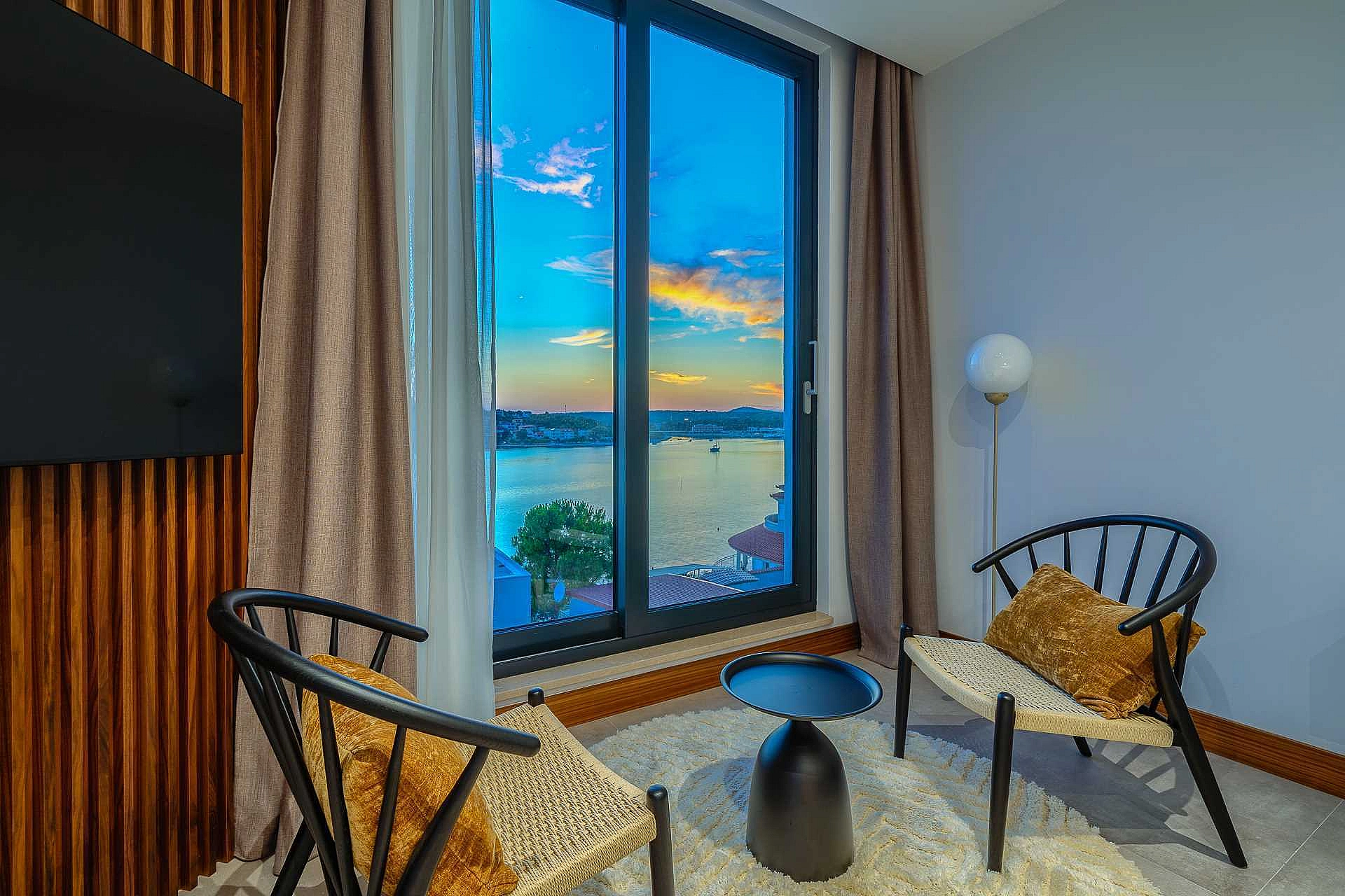 VILLA ALLINA, LUXURIOUS 5- BEDROOM VILLA WITH PANORAMIC VIEWS WITH HEATED POOL - 4250681 Villa Allina, Luxurious 5- Bedroom Villa with Panoramic Views with Heated Pool