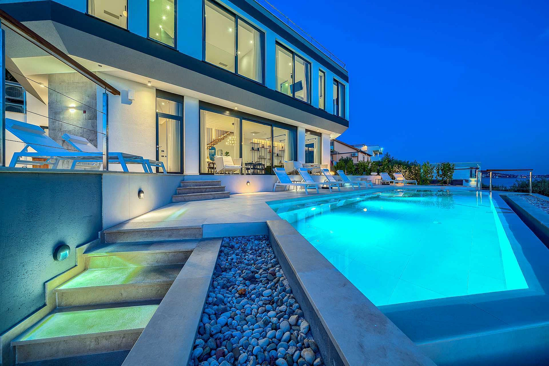 VILLA ALLINA, LUXURIOUS 5- BEDROOM VILLA WITH PANORAMIC VIEWS WITH HEATED POOL - 4250688 Villa Allina, Luxurious 5- Bedroom Villa with Panoramic Views with Heated Pool