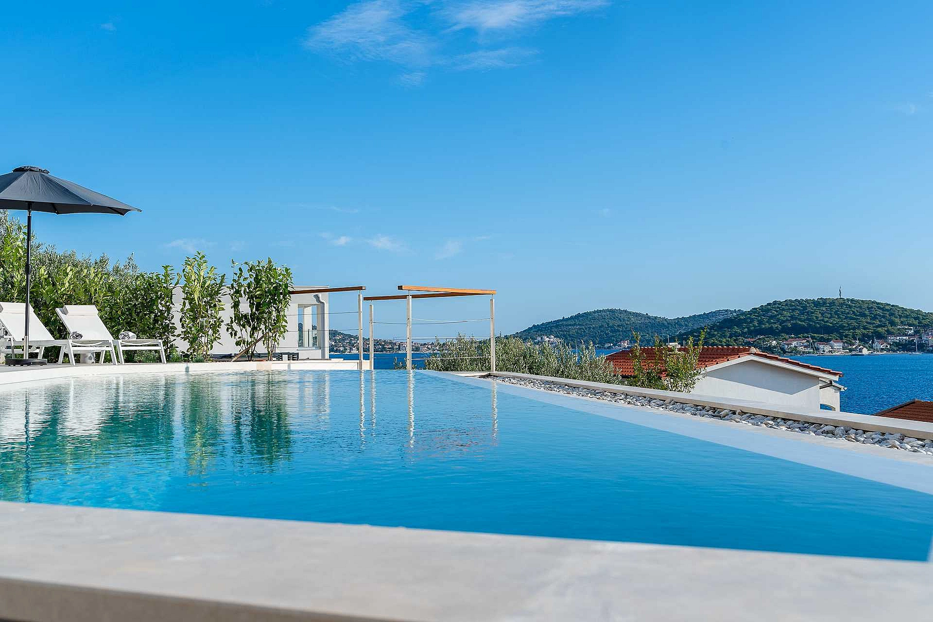 VILLA ALLINA, LUXURIOUS 5- BEDROOM VILLA WITH PANORAMIC VIEWS WITH HEATED POOL - 4250695 Villa Allina, Luxurious 5- Bedroom Villa with Panoramic Views with Heated Pool