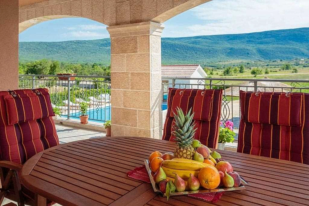 Villa Nature's Embrace