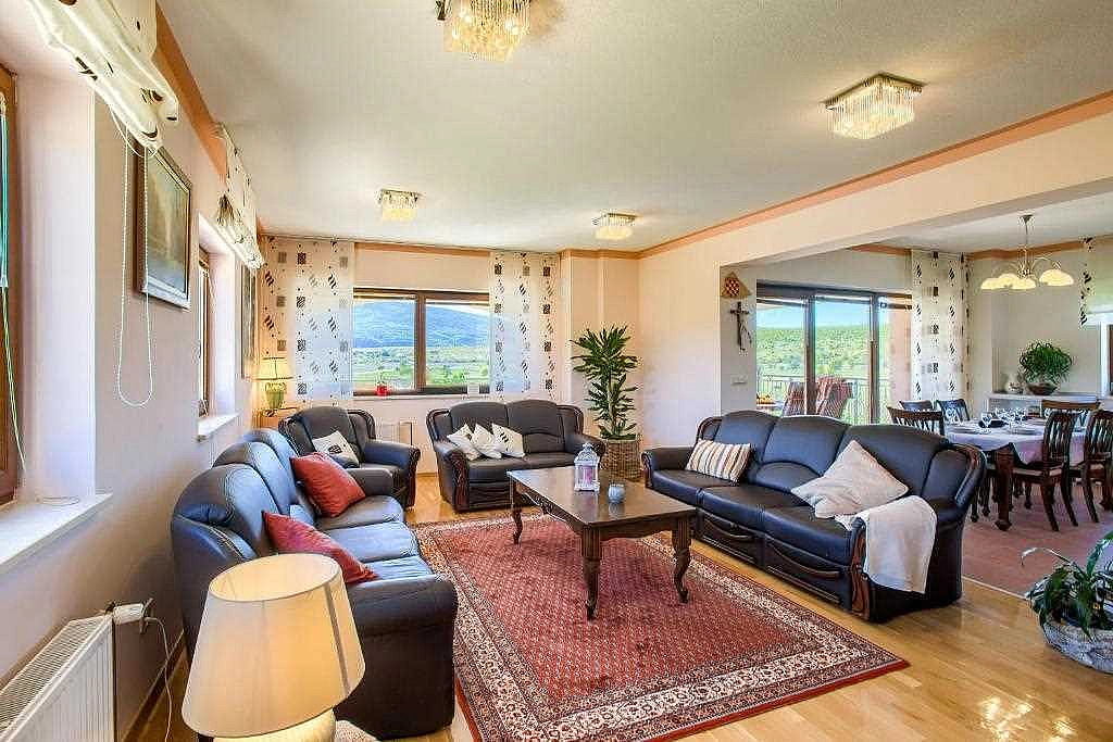 Villa Nature's Embrace