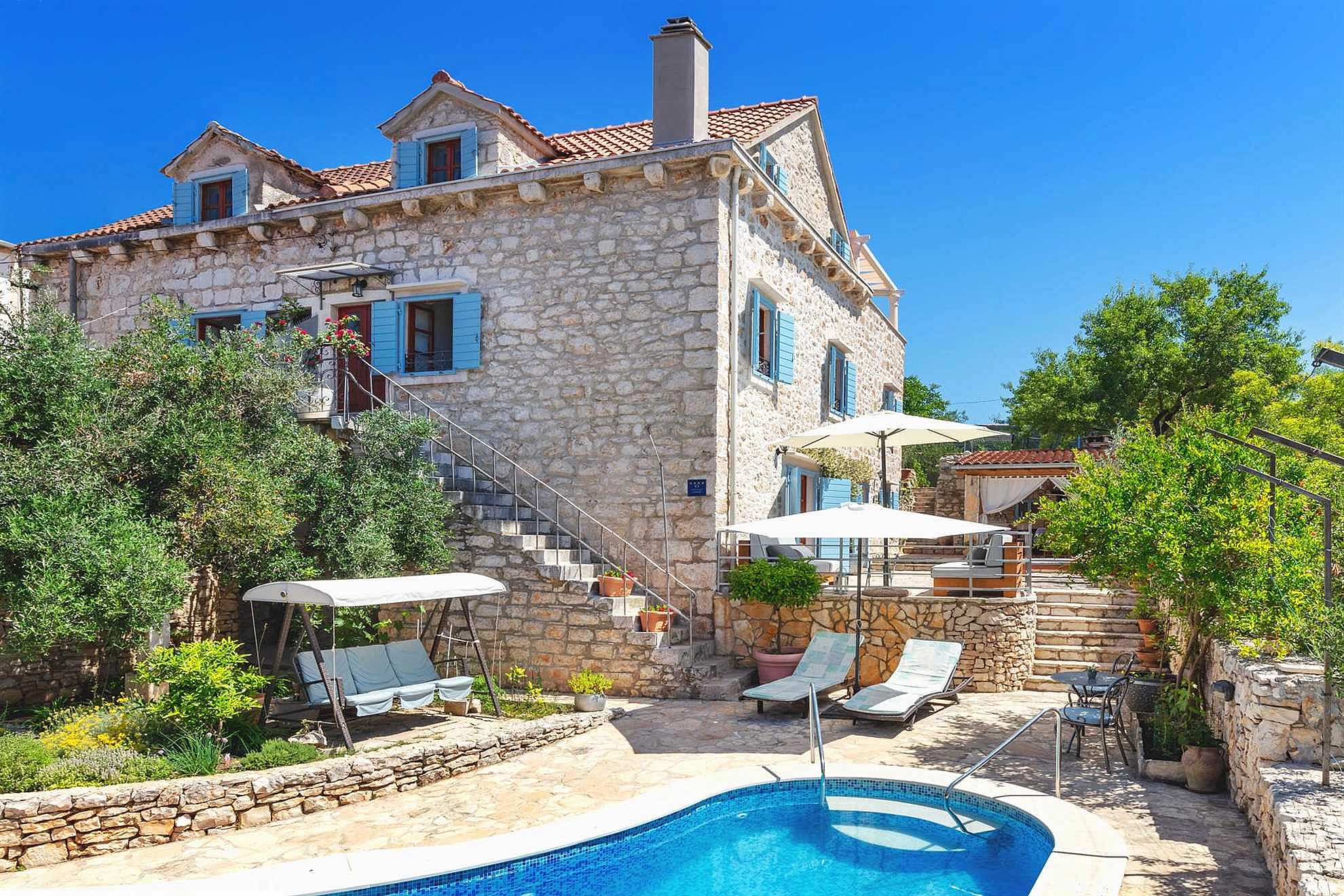 Traditional Villa Vicina with Private Pool in Milna, Brac Island