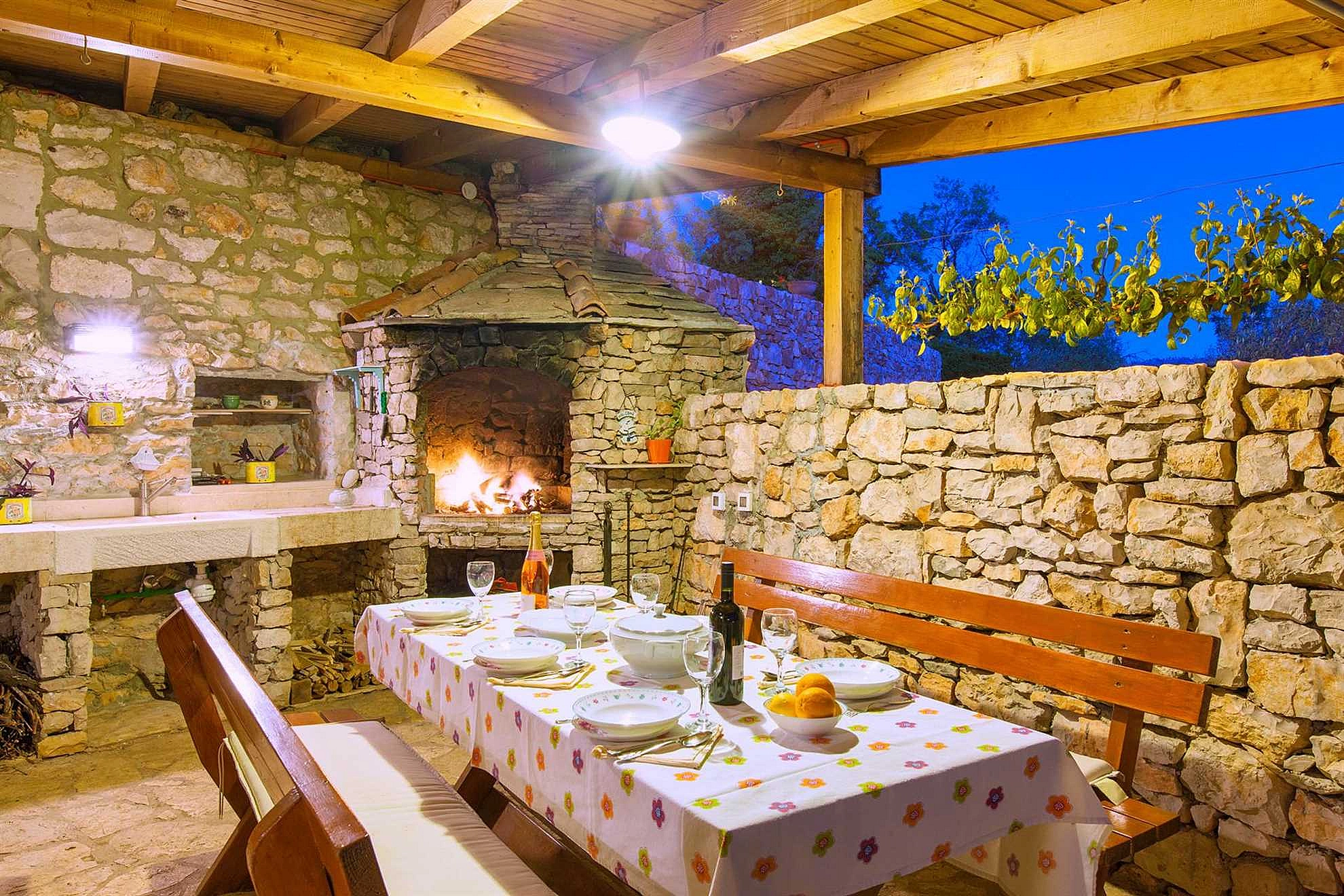 Traditional Villa Vicina with Private Pool in Milna, Brac Island