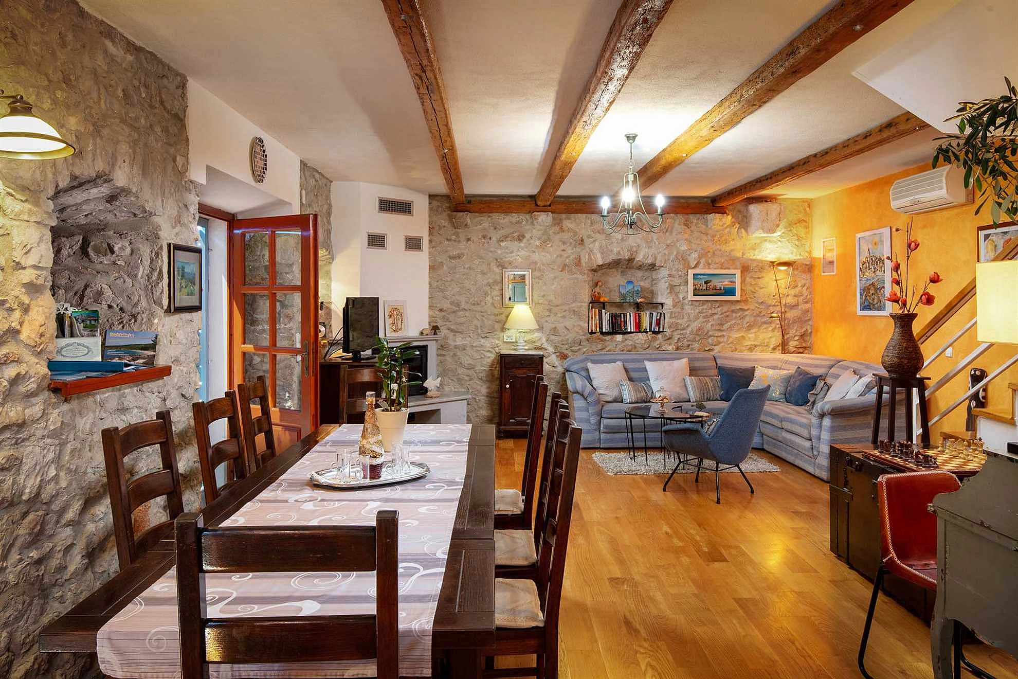 Traditional Villa Vicina with Private Pool in Milna, Brac Island