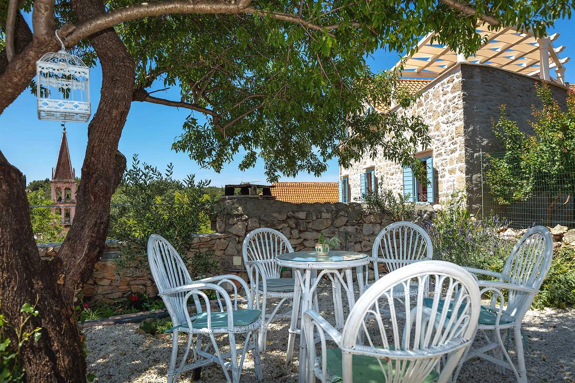 Traditional Villa Vicina with Private Pool in Milna, Brac Island