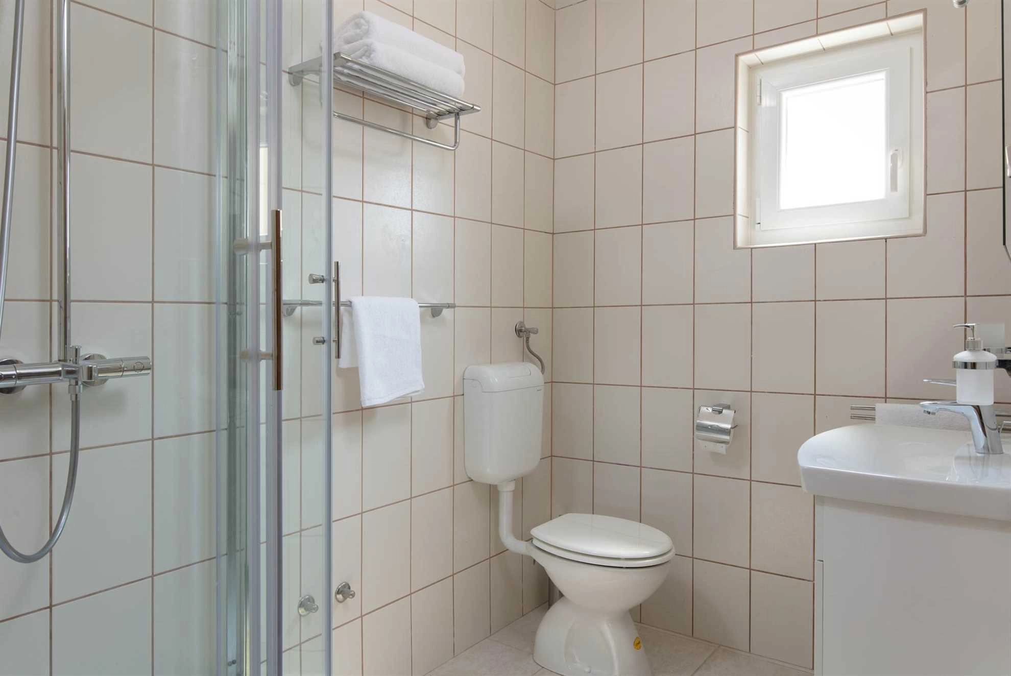 Abgeschiedene Villa Dubrava, privater Pool, Olivenhain umgibt die Villa, Insel Brac