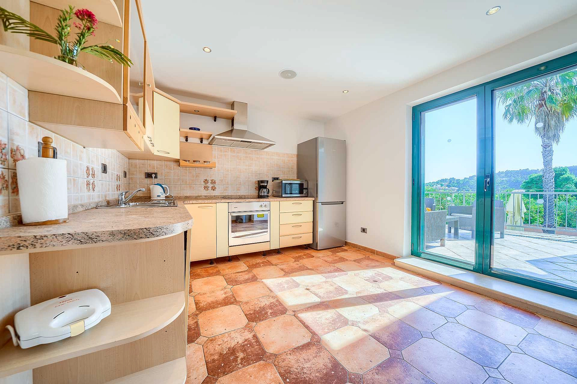 Family Villa Rasotica with large swimming pool, outdoor kitchen