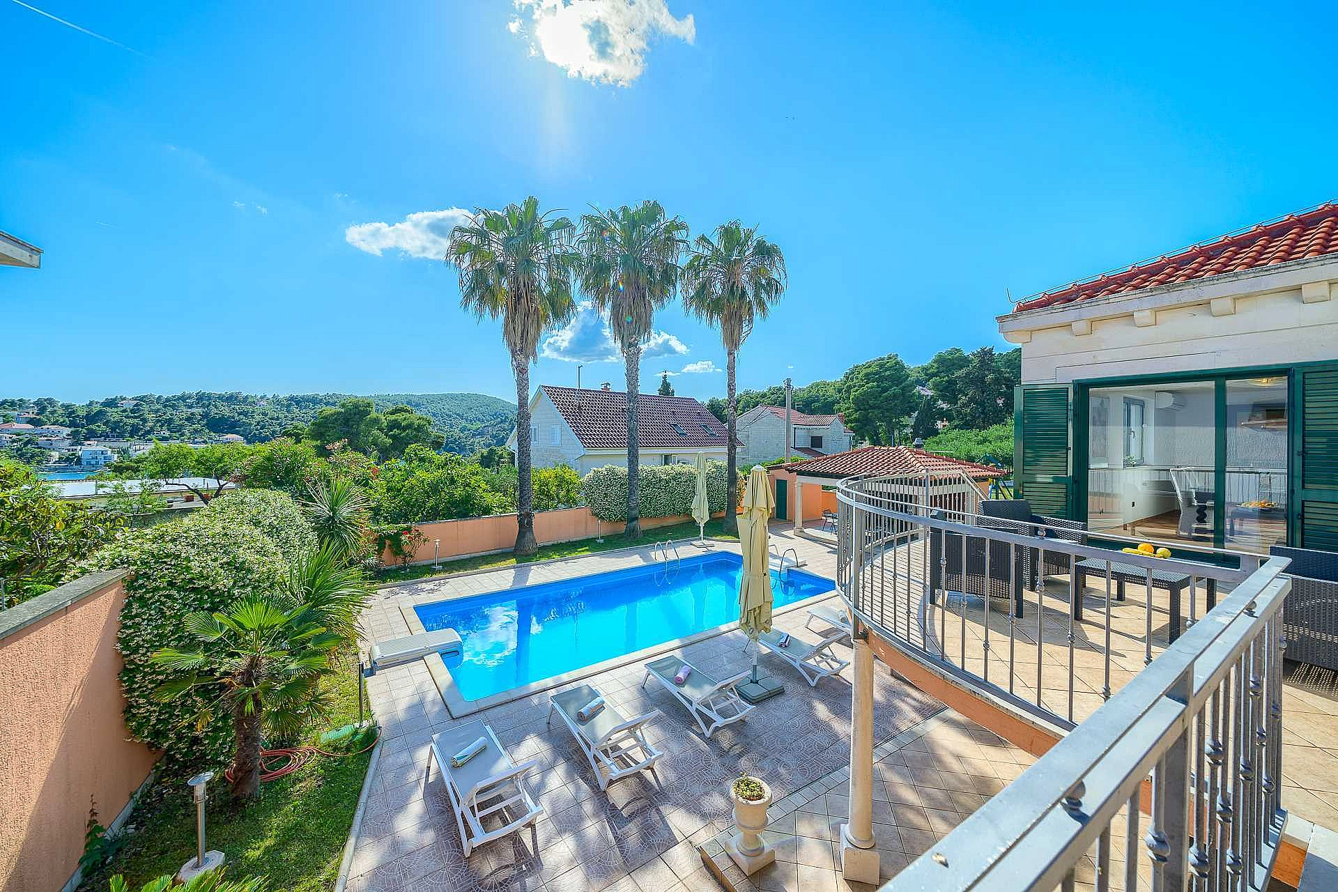 Family Villa Rasotica with large swimming pool, outdoor kitchen