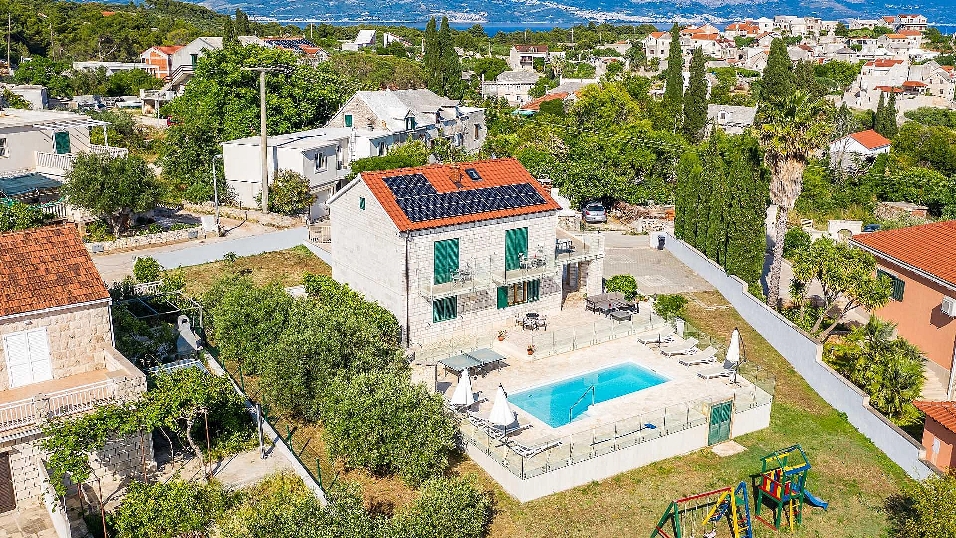 Familienvilla Vjeka mit privatem Pool, Spielplatz in Sumartin, Insel Brac