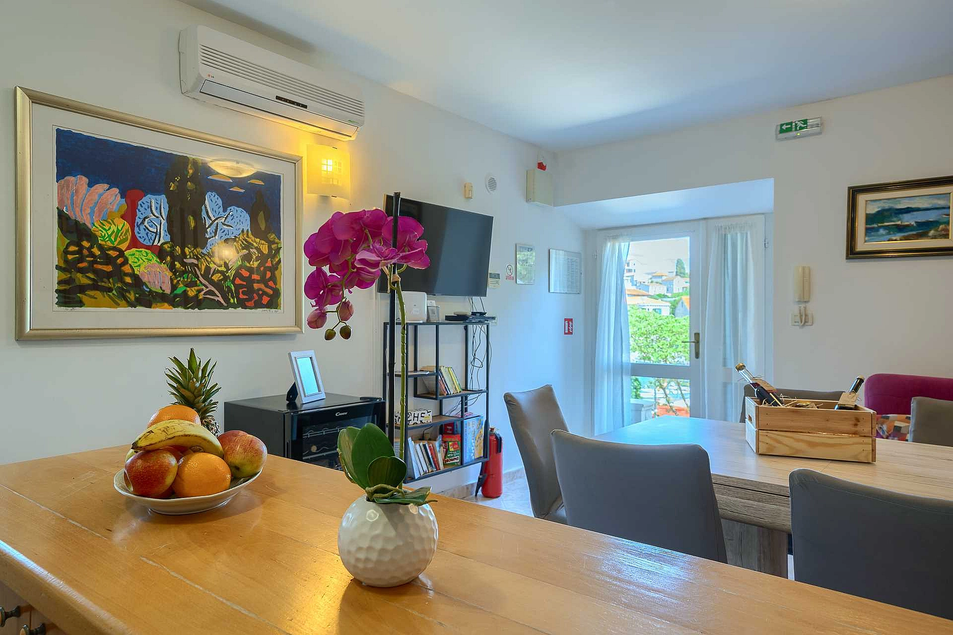 Traditional Villa Bonaca in Sumartin with private pool, Brač Island, near sea