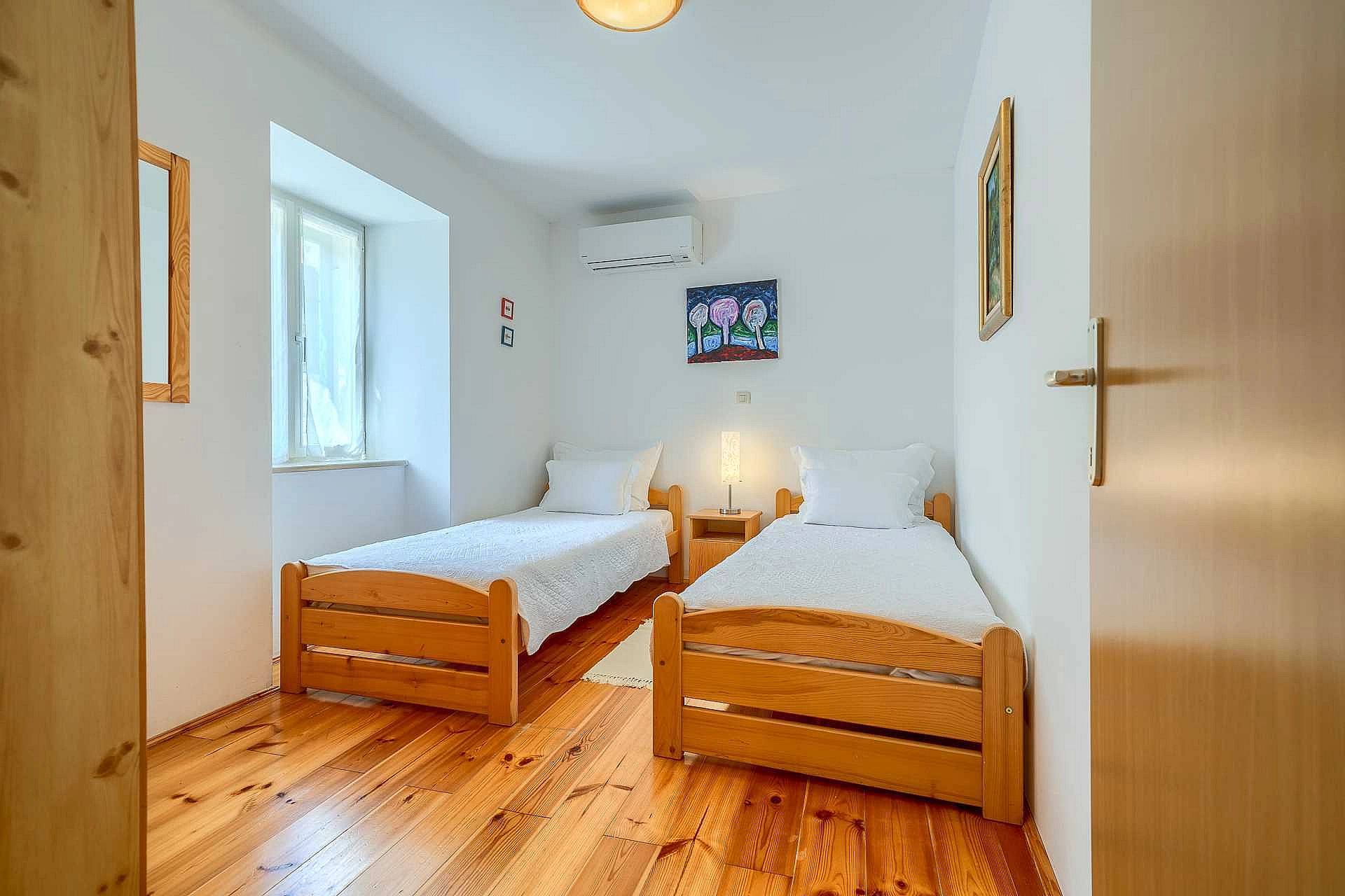 Traditional Villa Bonaca in Sumartin with private pool, Brač Island, near sea