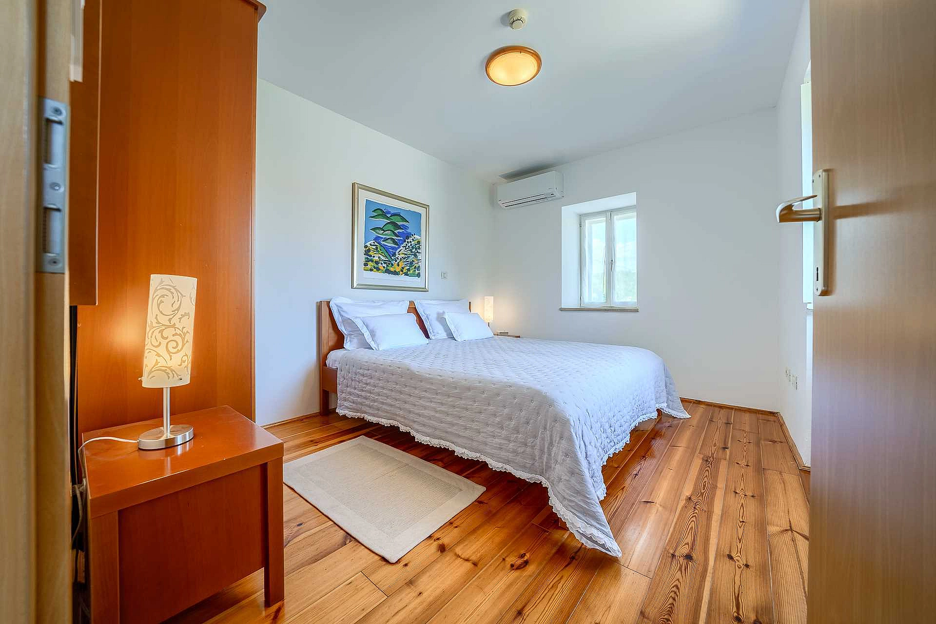 Traditional Villa Bonaca in Sumartin with private pool, Brač Island, near sea