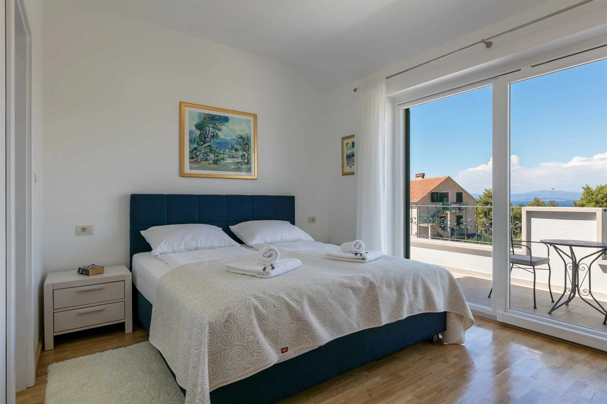 Family Villa Makarac with private pool near the sea, Brac Island