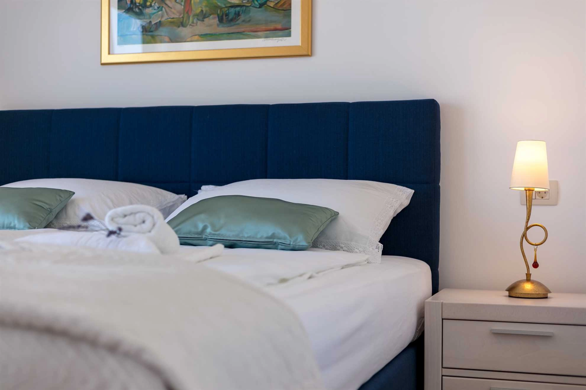 Family Villa Makarac with private pool near the sea, Brac Island