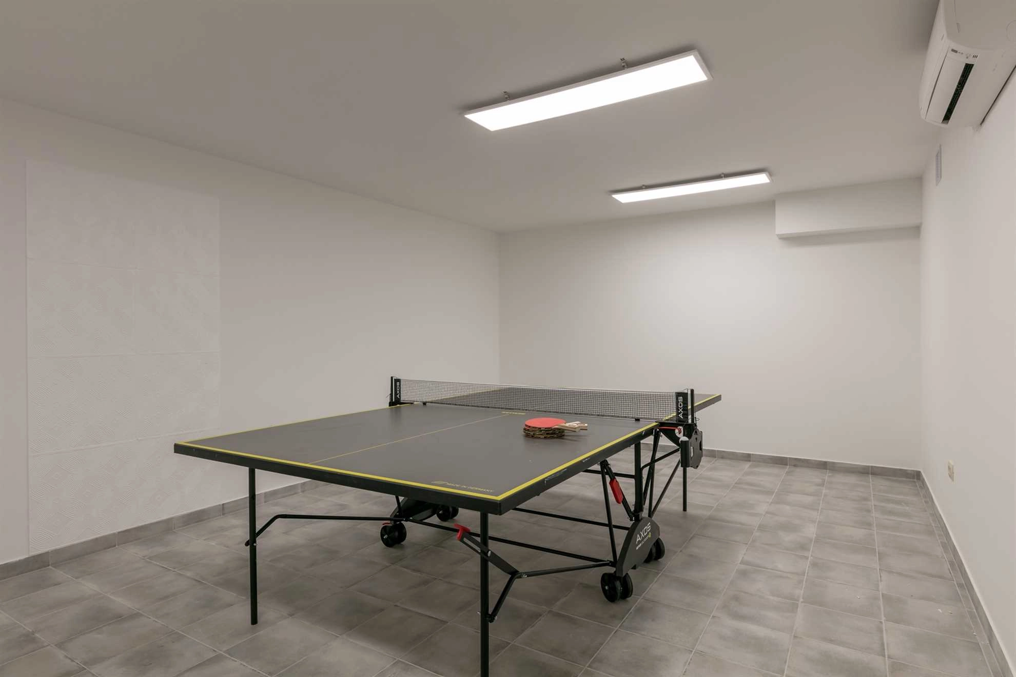 Family Villa Makarac with private pool near the sea, Brac Island