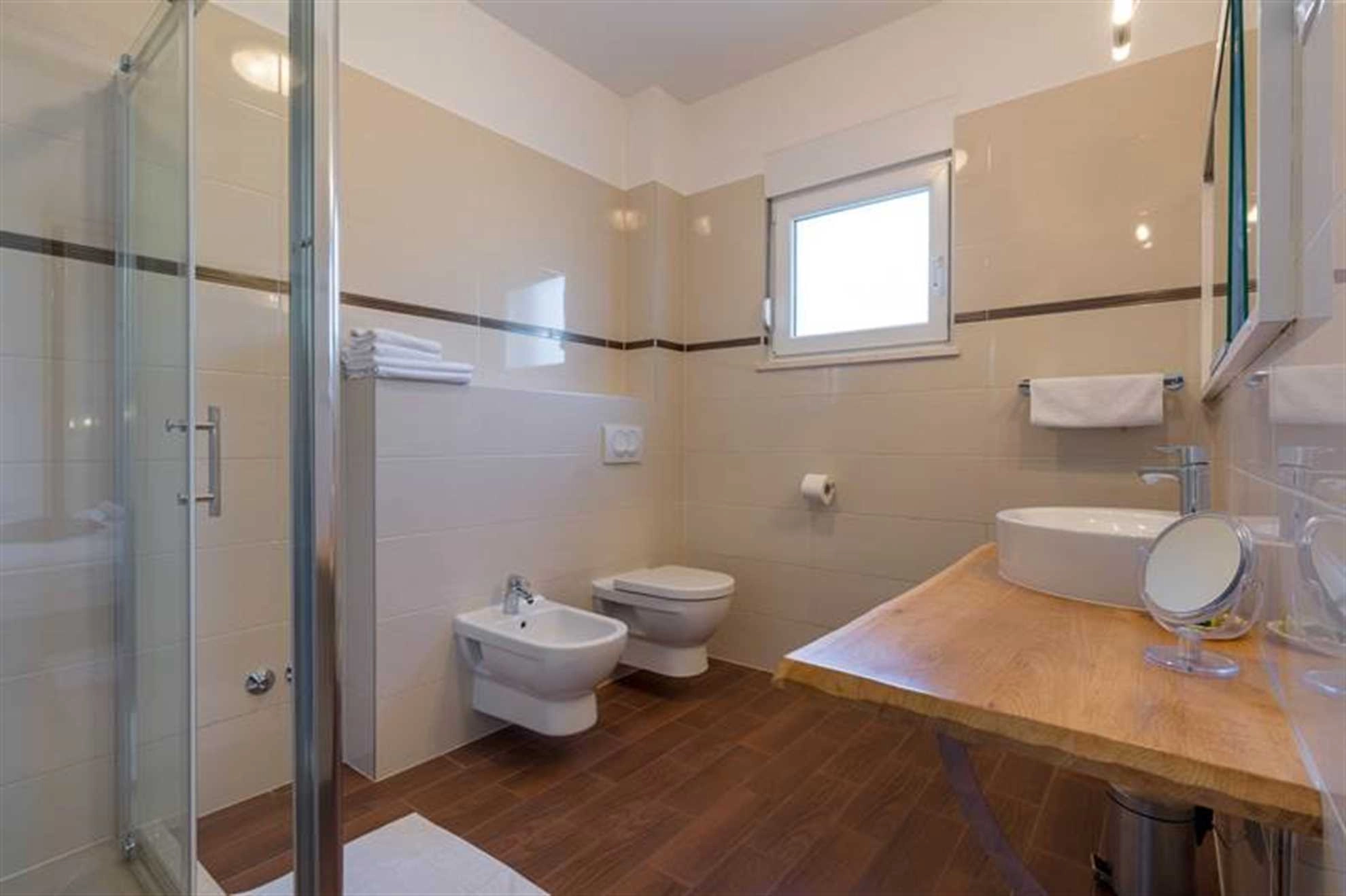 Moderna Villa Mermaid u Podstrani, privatni grijani bazen