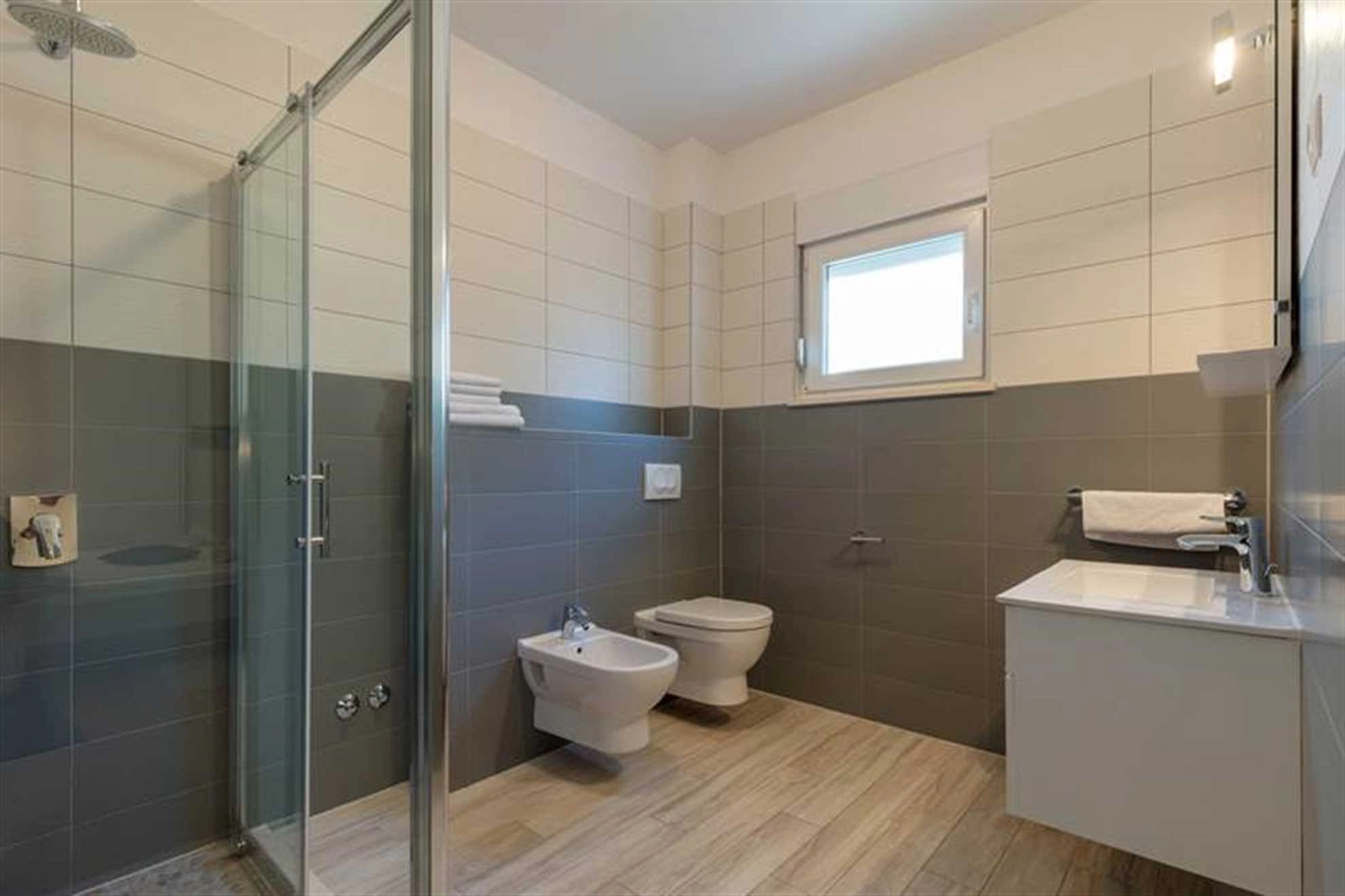 Moderna Villa Mermaid u Podstrani, privatni grijani bazen