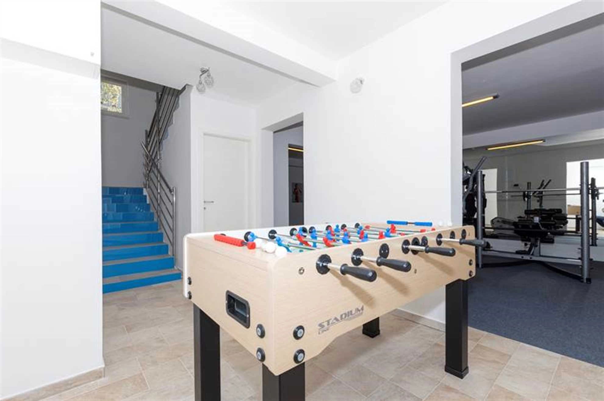 Moderna Villa Mermaid u Podstrani, privatni grijani bazen