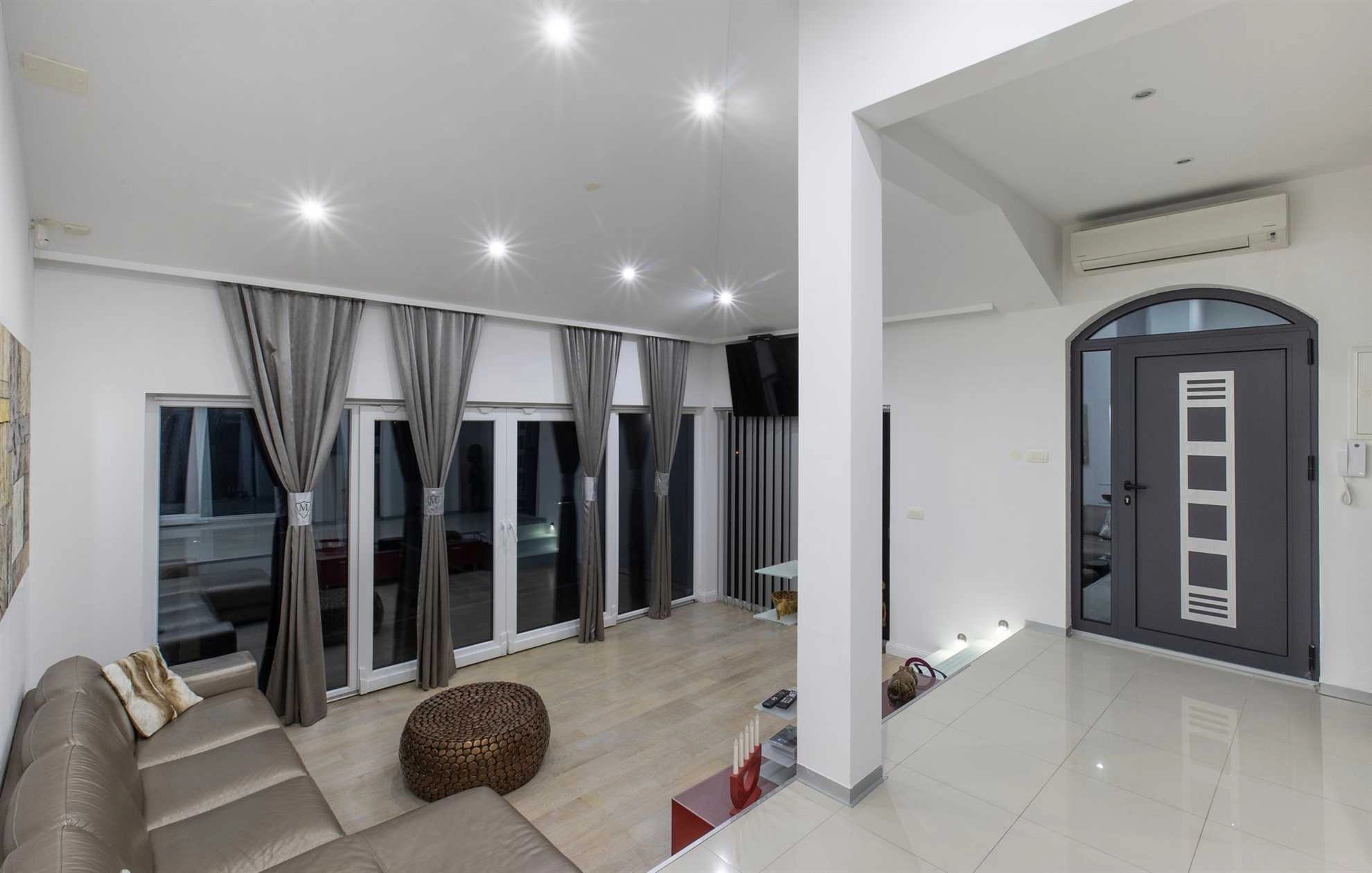 Villa Martinis in Rogoznica with private heated pool, for up to 14 persons