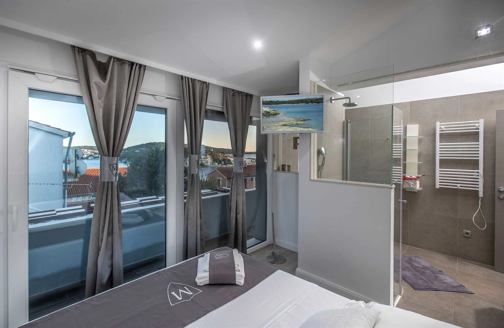 Villa Martinis in Rogoznica with private heated pool, for up to 14 persons