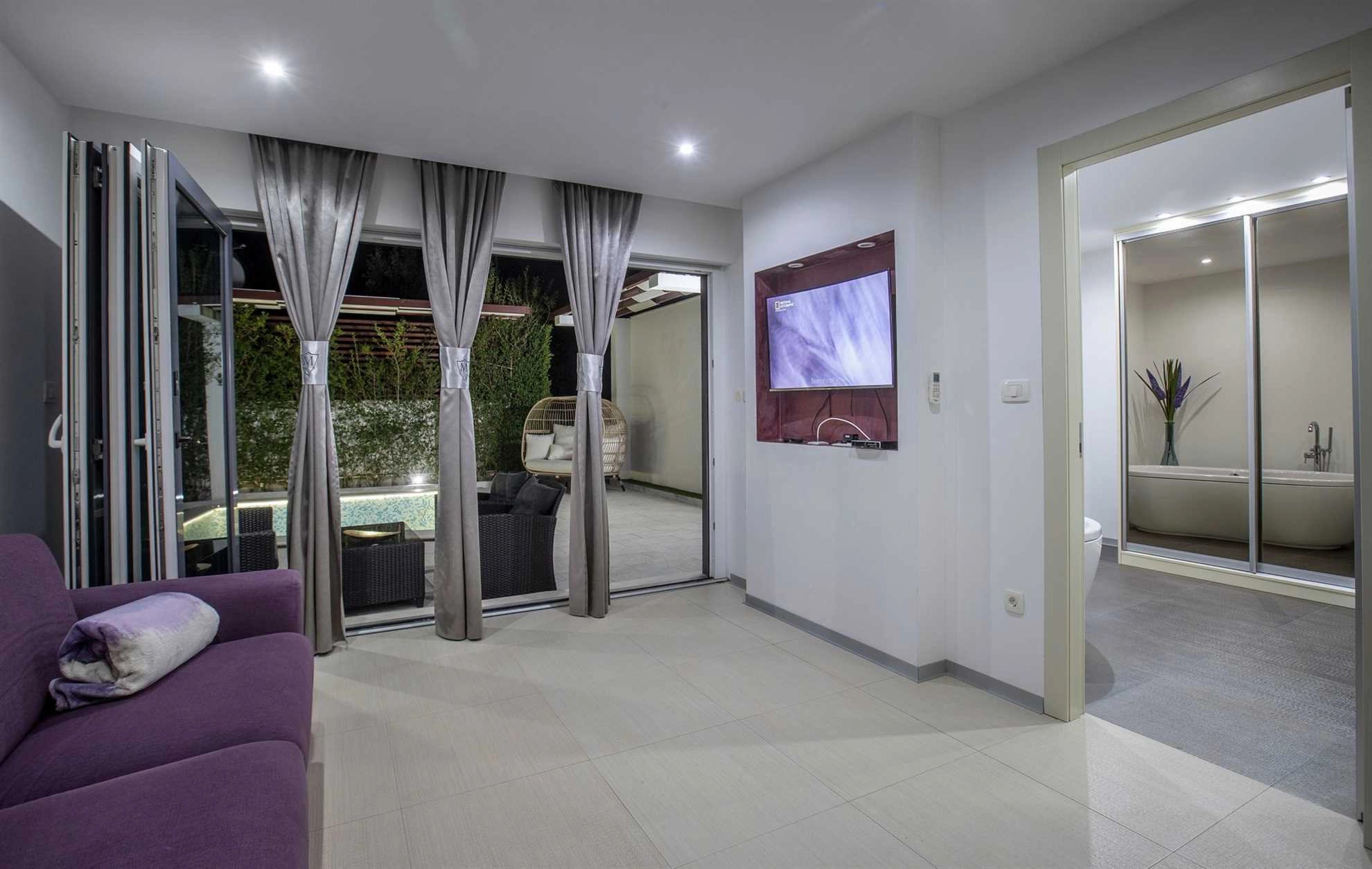 Villa Martinis in Rogoznica with private heated pool, for up to 14 persons