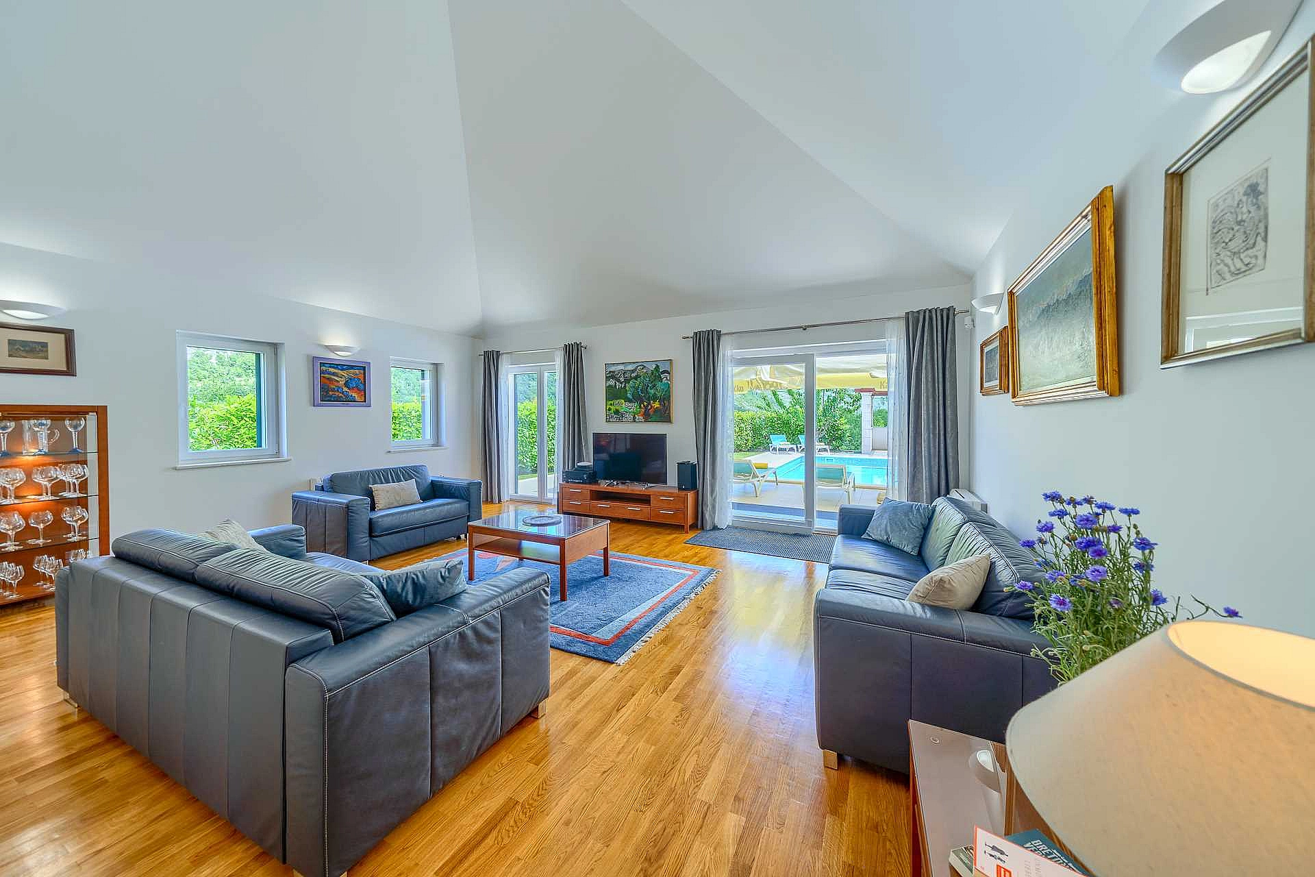 Villa Župa in Dalmatian Hinterland with private pool near Biokovo