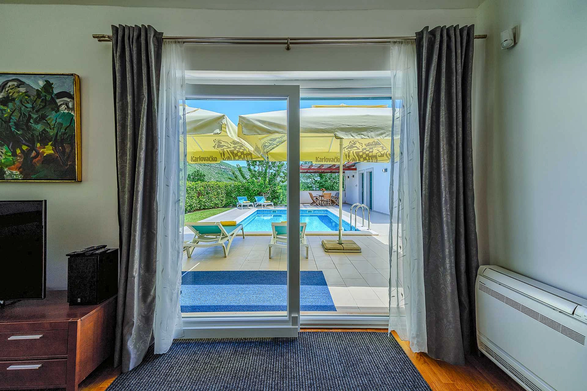 Villa Župa in Dalmatian Hinterland with private pool near Biokovo