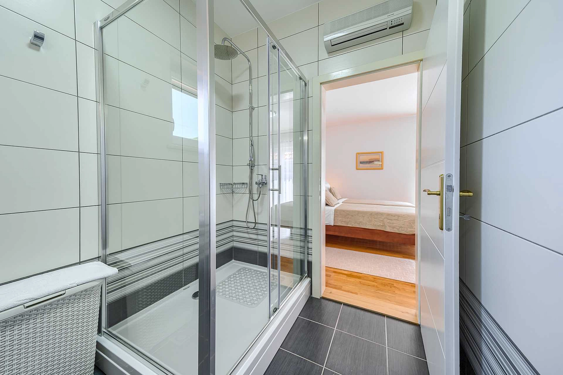 Villa Župa in Dalmatian Hinterland with private pool near Biokovo