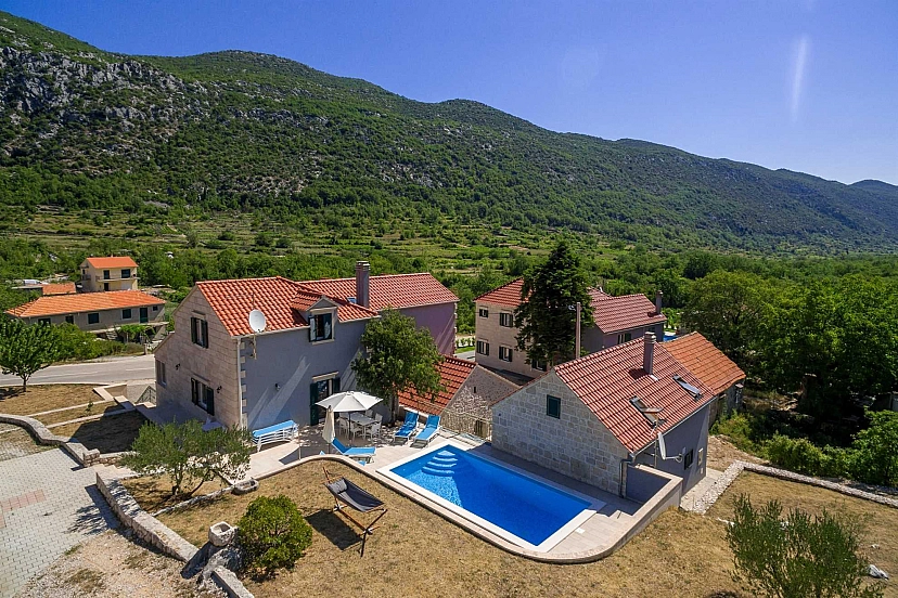 Villa Roglić in Dalmatian Hinterland