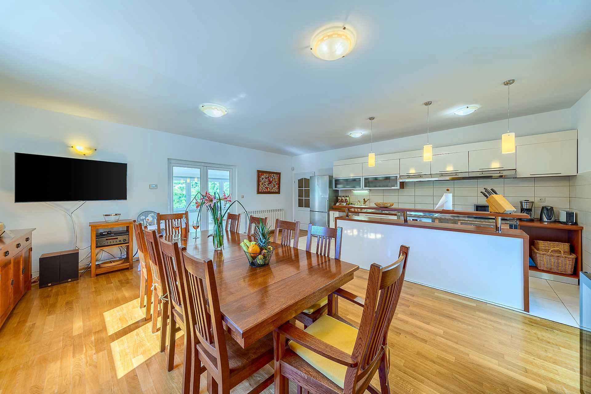 Villa Roglić in Dalmatian Hinterland with private pool, tennis, bocce and golf court