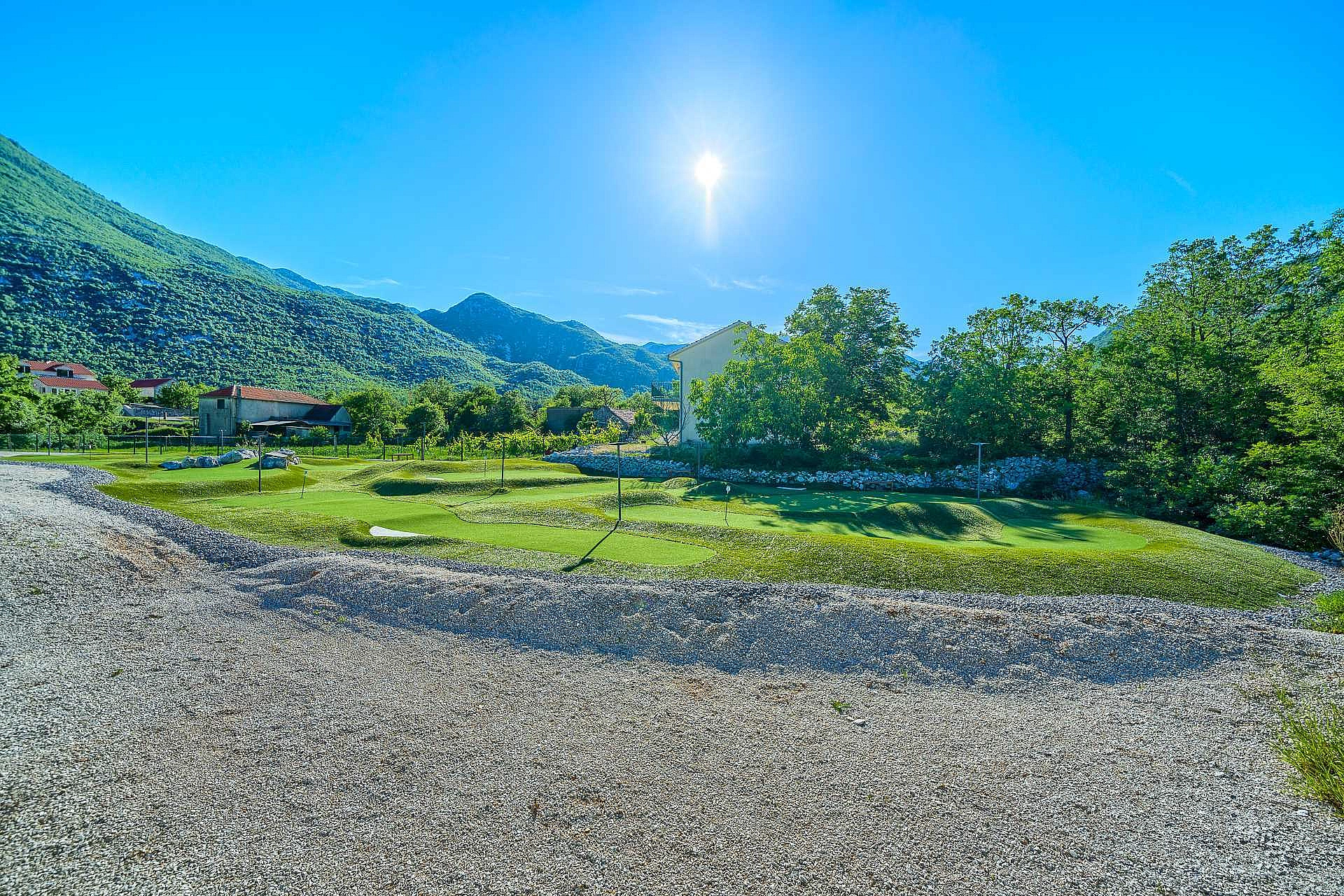 Villa Roglić in Dalmatian Hinterland with private pool, tennis, bocce and golf court