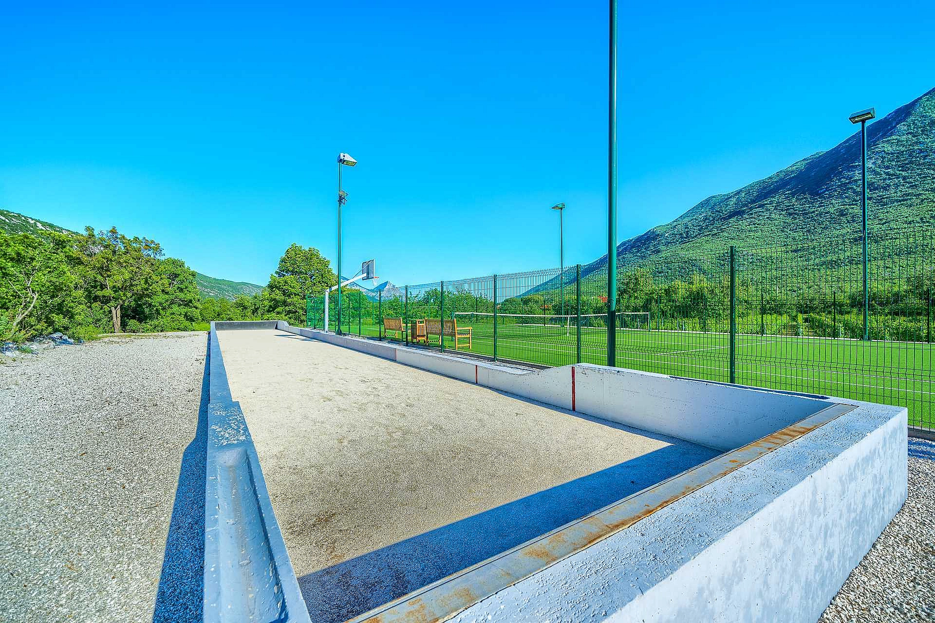 Villa Roglić in Dalmatian Hinterland with private pool, tennis, bocce and golf court