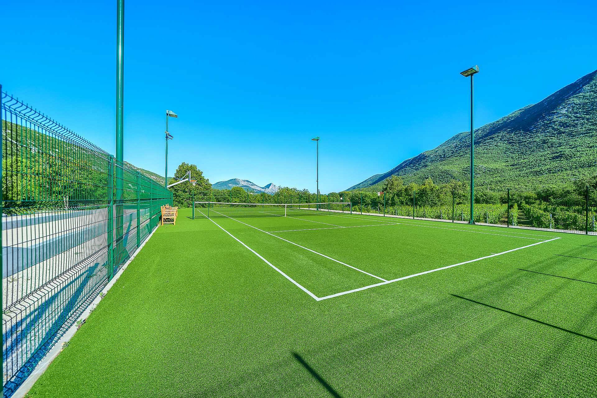 Villa Roglić in Dalmatian Hinterland with private pool, tennis, bocce and golf court