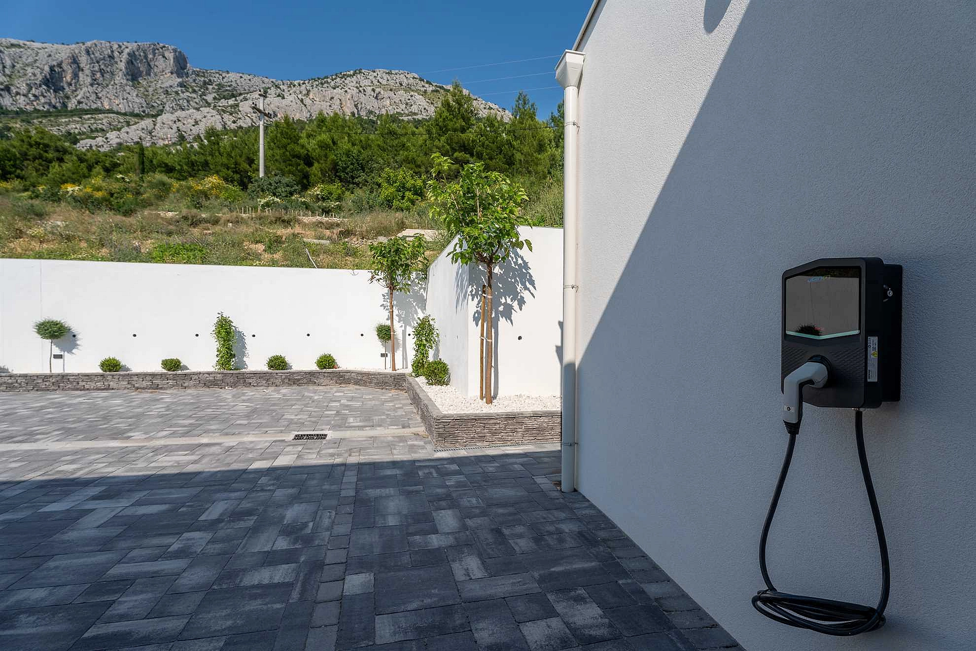 Villa Loma, 5 bedroom Luxury Villa near the sea, private heated pool, Omiš Brzet