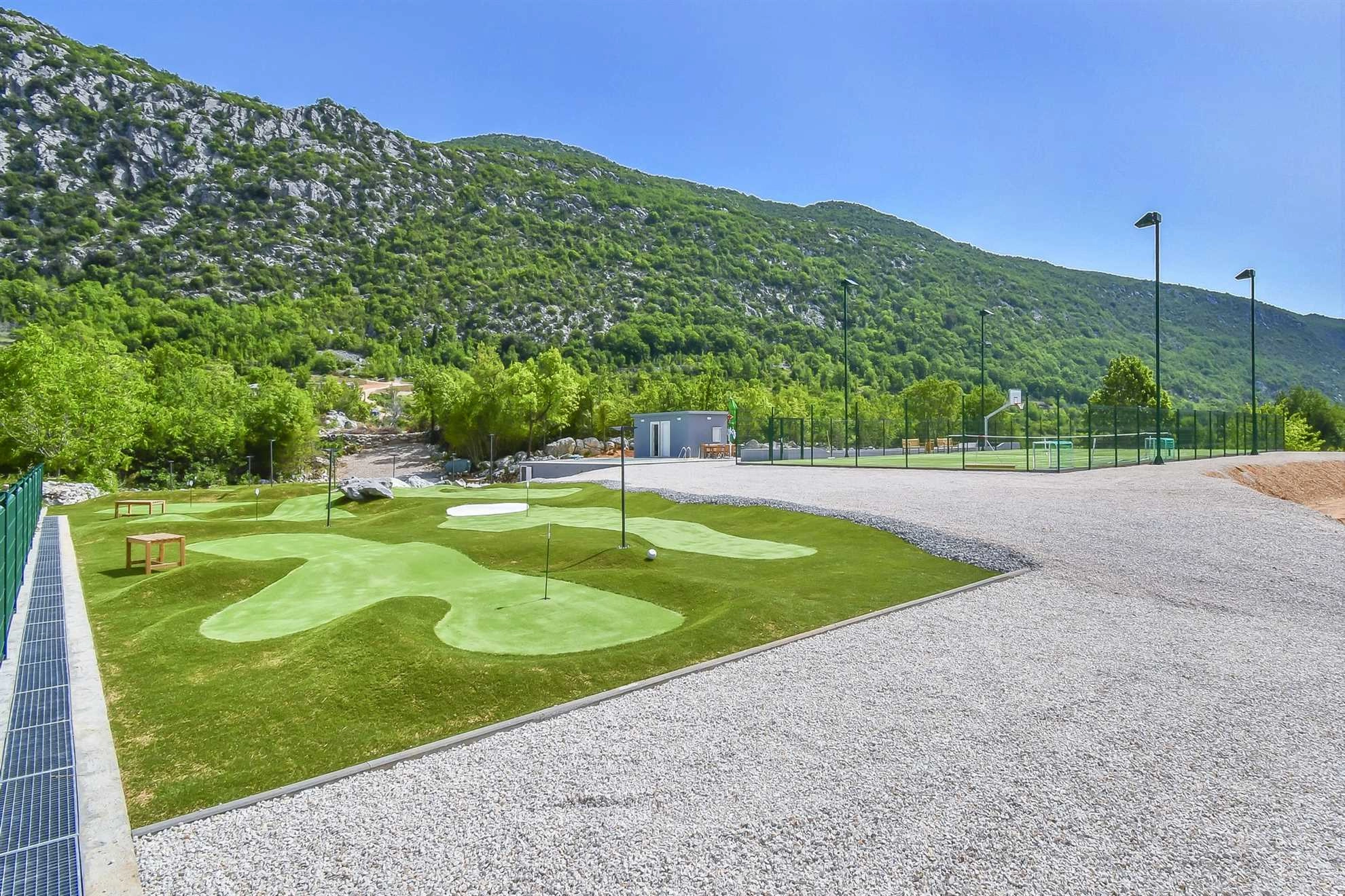 Villa Jure in Dalmatian Hinterland, pool, sauna, near Biokovo