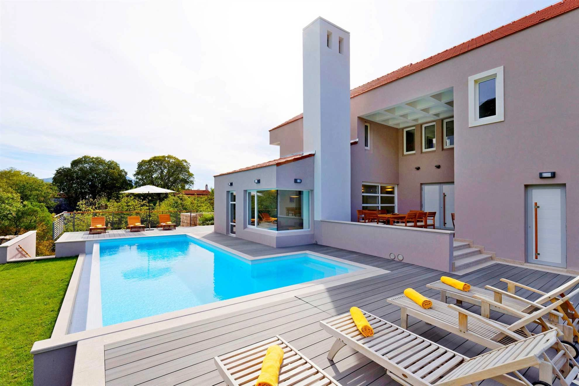 Villa Jure in Dalmatian Hinterland, pool, sauna, near Biokovo
