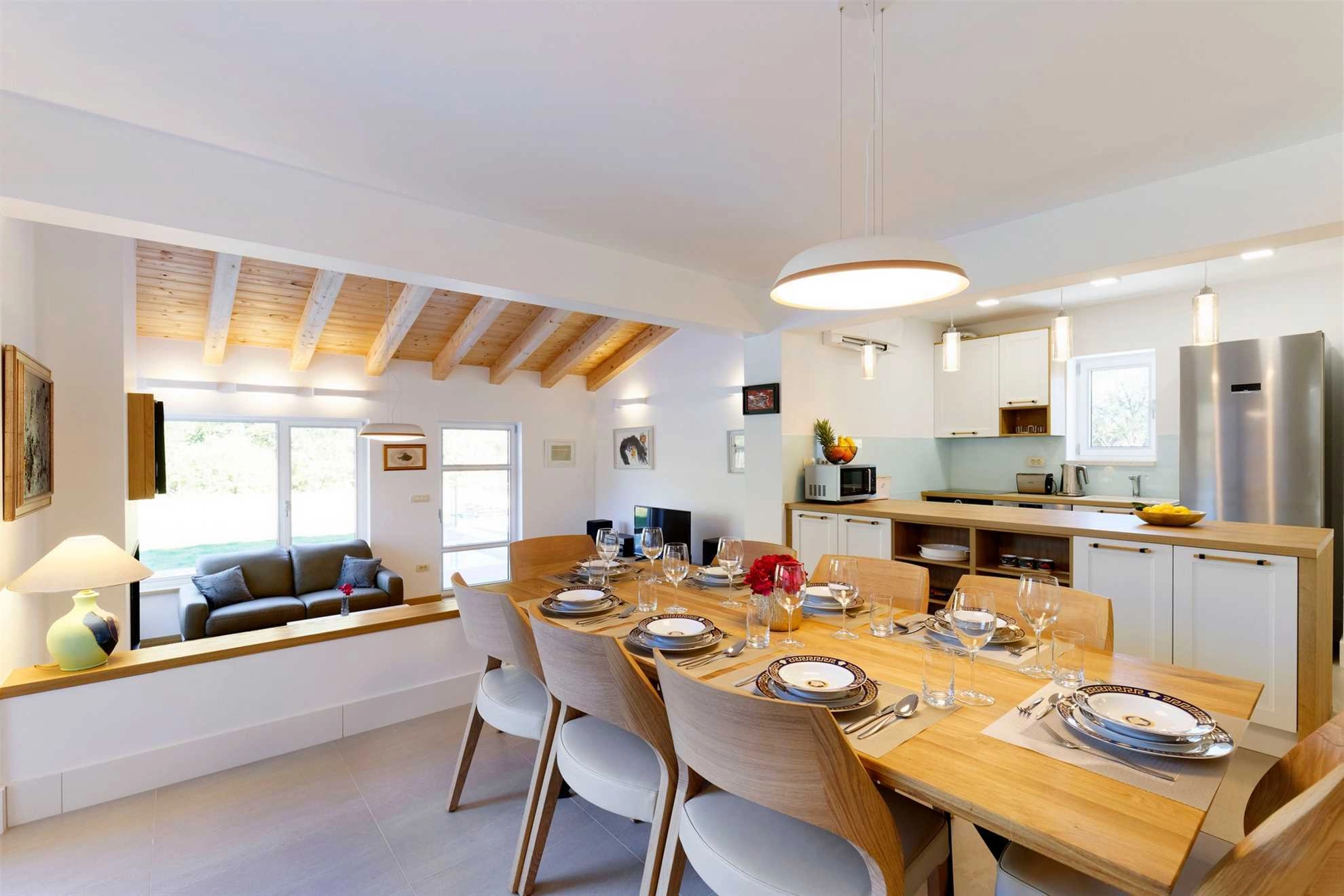 Villa Jure in Dalmatian Hinterland, pool, sauna, near Biokovo