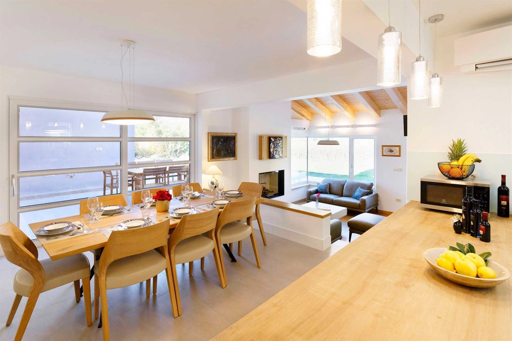 Villa Jure in Dalmatian Hinterland, pool, sauna, near Biokovo