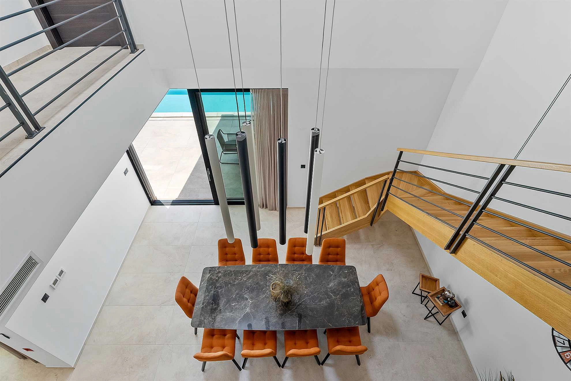 Villa Sea Breeze, 5 bedroom Luxury Villa near the sea, private heated pool, Omiš Brzet