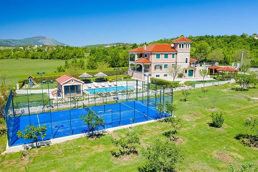 Villa Nature's Embrace