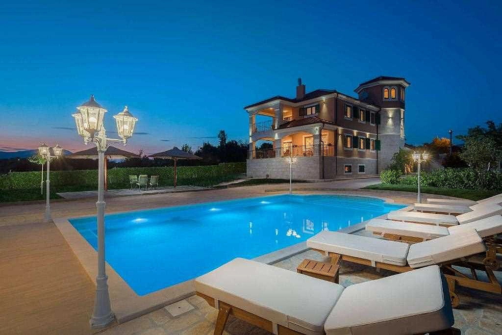 Villa Nature's Embrace