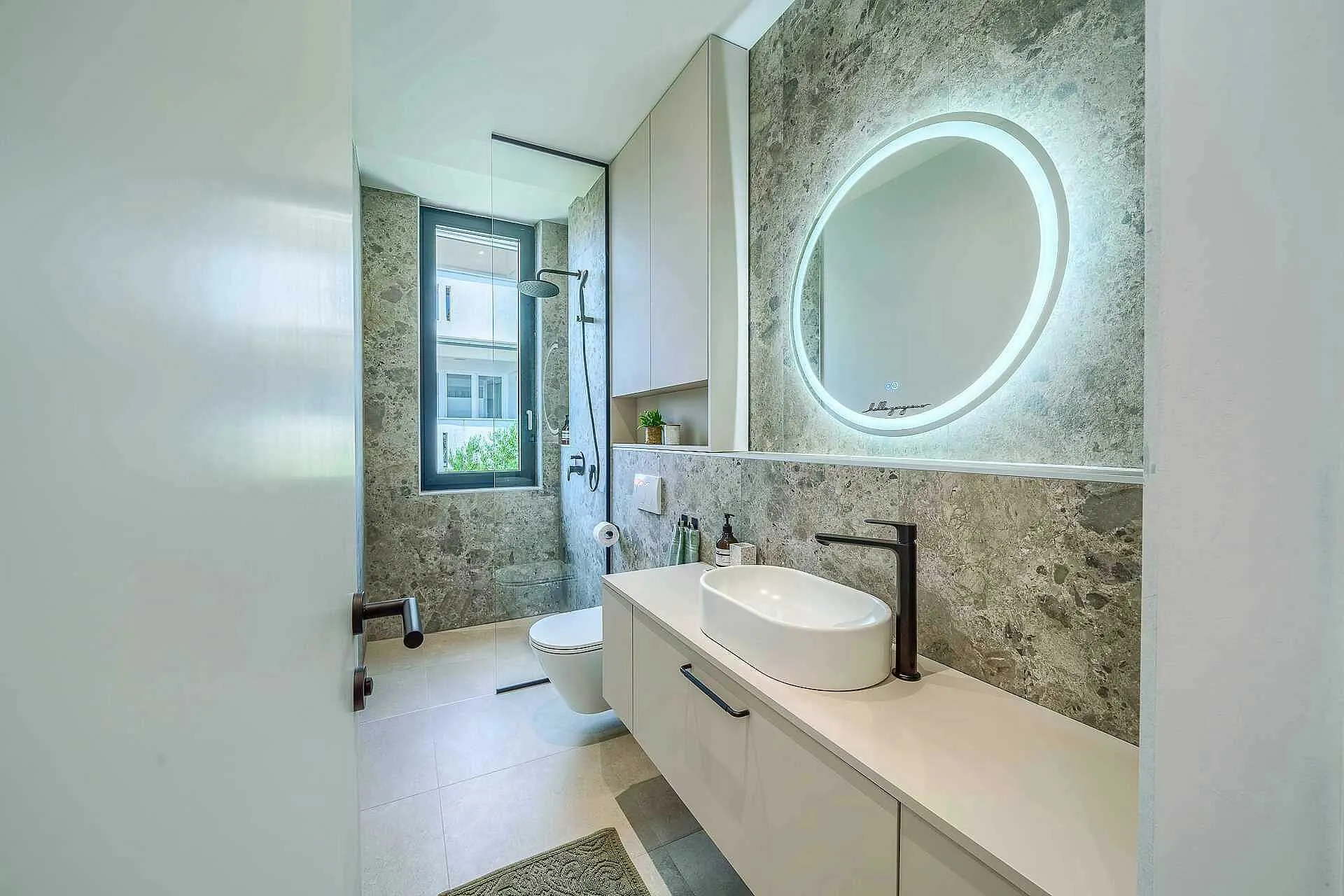 Villa Allina, Luxurious 5- Bedroom Villa with Panoramic Views with Heated Pool