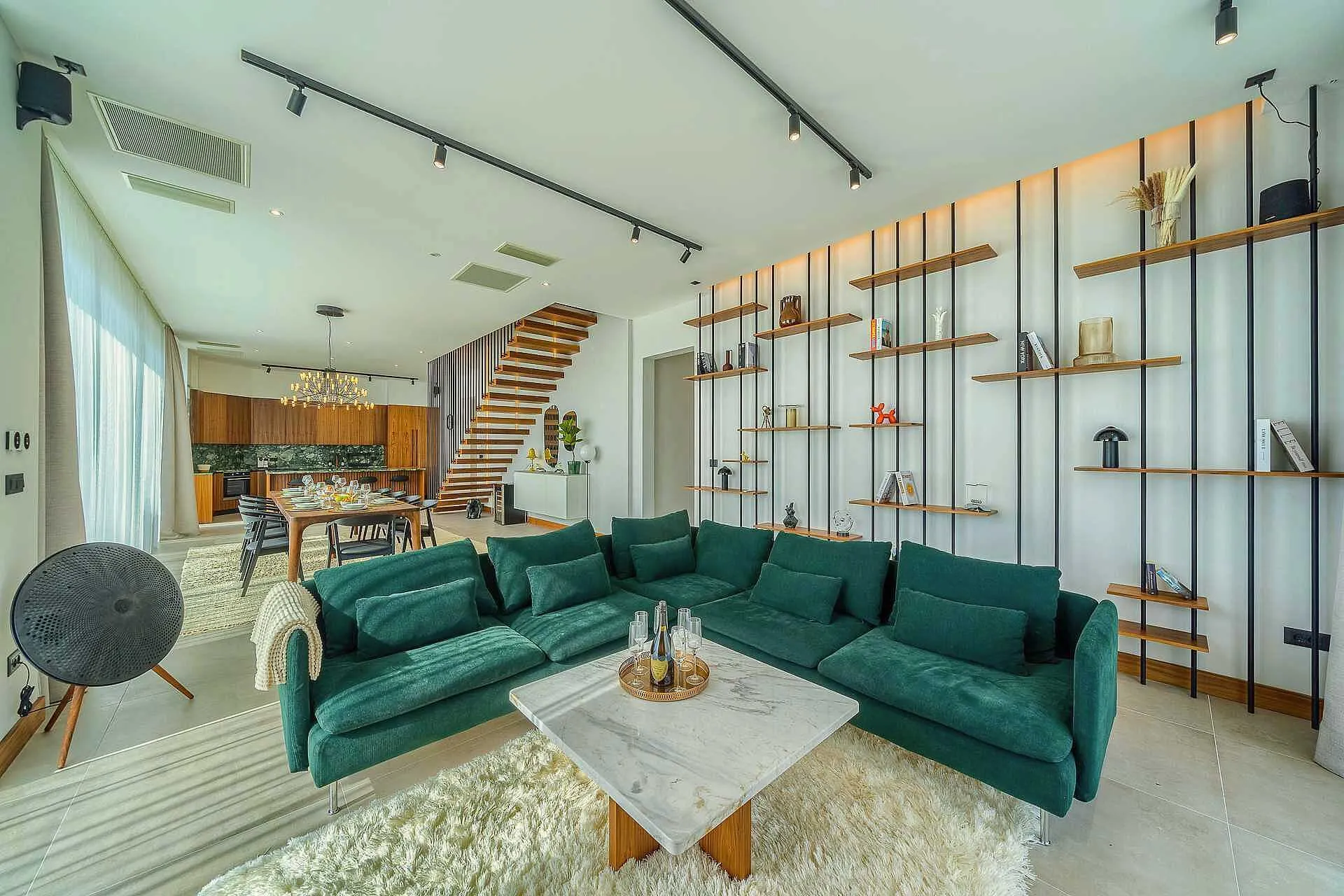 Villa Allina, Luxurious 5- Bedroom Villa with Panoramic Views with Heated Pool