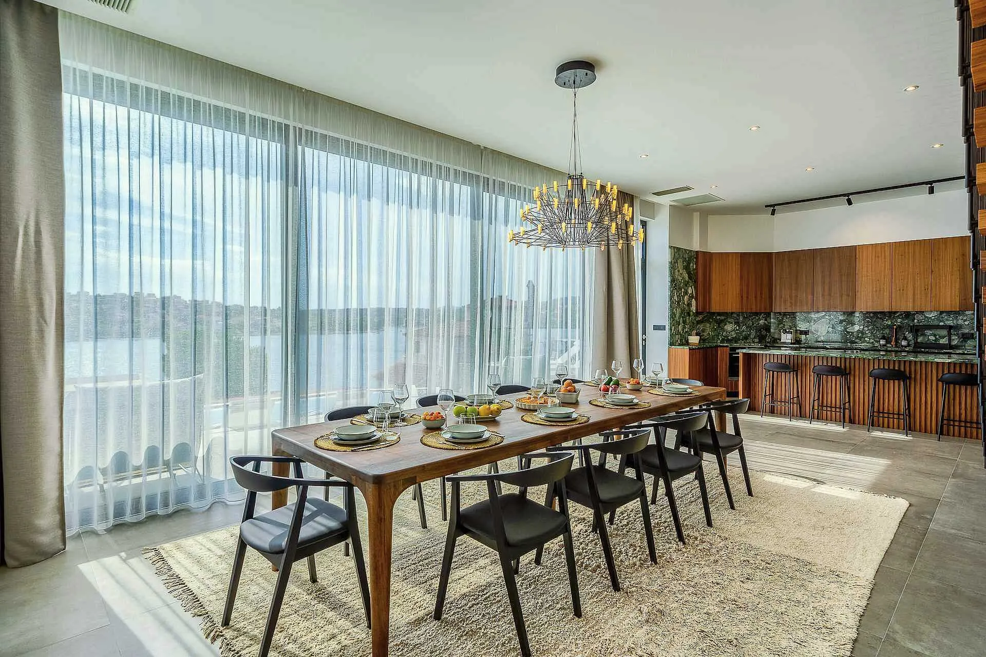 Villa Allina, Luxurious 5- Bedroom Villa with Panoramic Views with Heated Pool