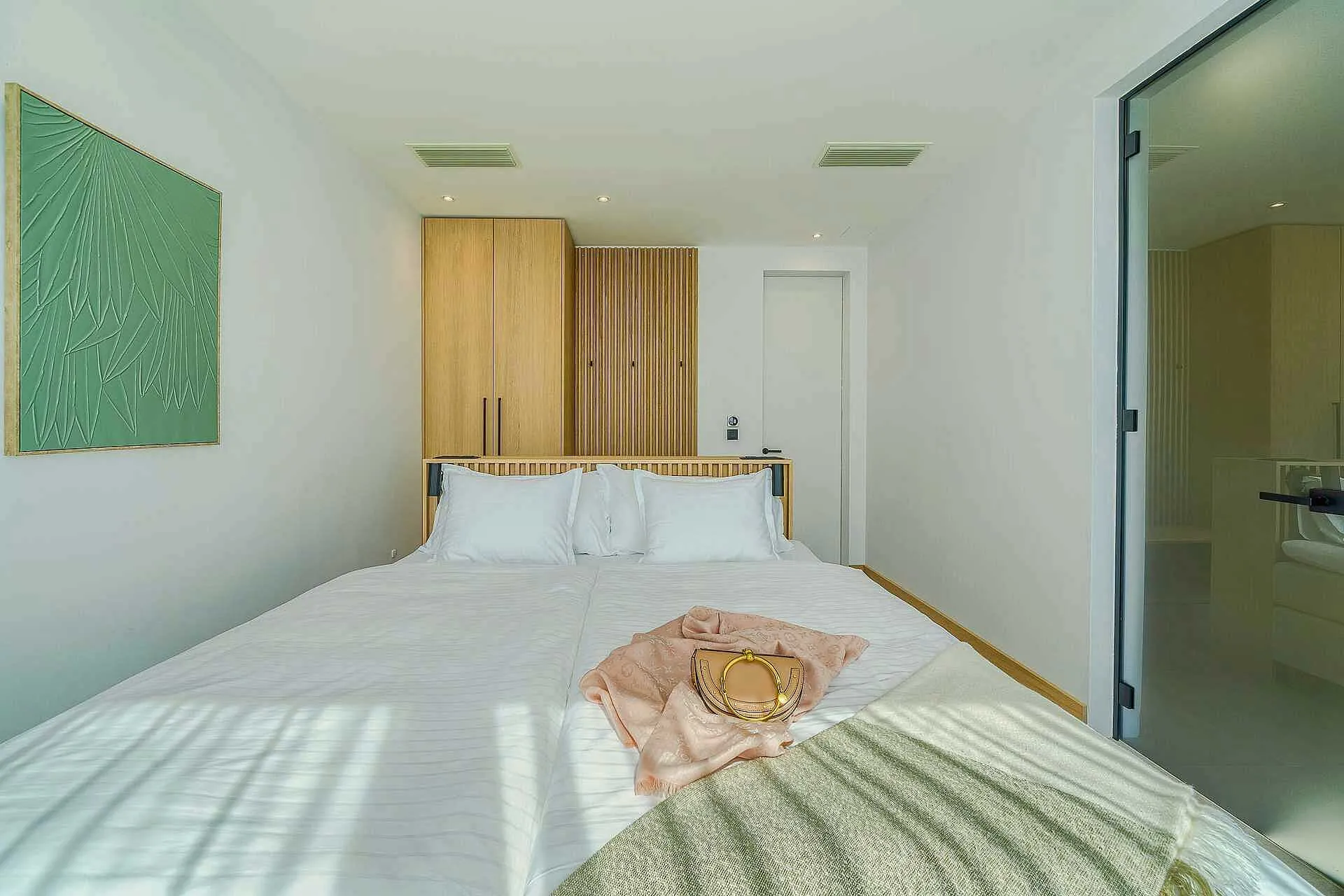 Villa Allina, Luxurious 5- Bedroom Villa with Panoramic Views with Heated Pool