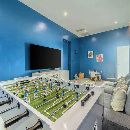 Villa Allina, Luxurious 5- Bedroom Villa with Panoramic Views with Heated Pool