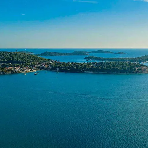 Villa Allina, Luxurious 5- Bedroom Villa with Panoramic Views with Heated Pool