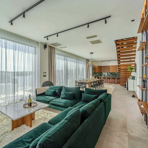 Villa Allina, Luxurious 5- Bedroom Villa with Panoramic Views with Heated Pool