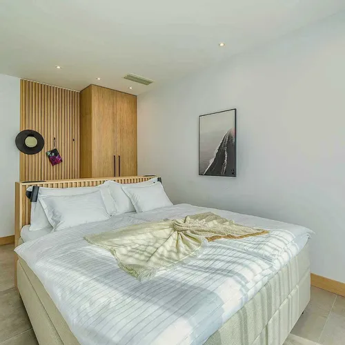 Villa Allina, Luxurious 5- Bedroom Villa with Panoramic Views with Heated Pool